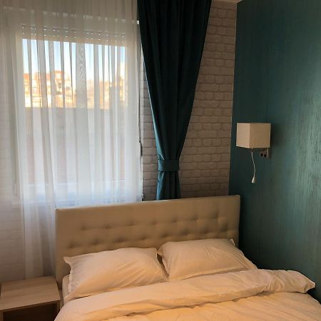 5 Stars Apartment With Free Garage Place ノヴィ・サド エクステリア 写真